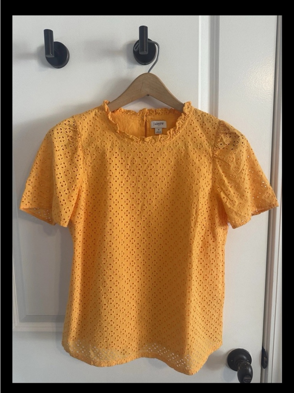 J Crew Yellow Eyelet Ruffle Neck Short Sleeved Shirt Women’s Small Blouse Top